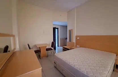 Apartment - 1 Bathroom for rent in Al Butina B - Al Butina - Sharjah