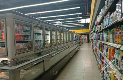 Retail - Studio - 4 Bathrooms for rent in Jumeirah 1 - Jumeirah - Dubai