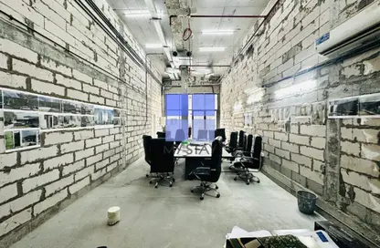 Shop - Studio - 4 Bathrooms for rent in Kay 1 Building - Al Satwa - Dubai