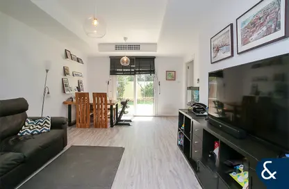 فيلا - 2 غرف نوم - 3 حمامات للبيع في الينابيع 9 - الينابيع - دبي