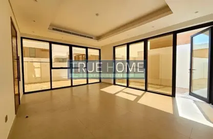 فيلا - 3 غرف نوم - 5 حمامات للايجار في الشارقة جاردن سيتي - الشارقة