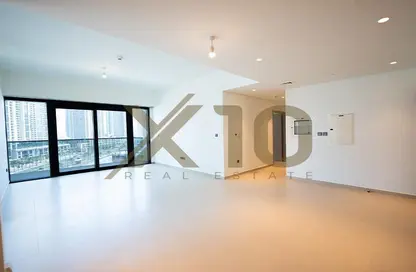 Empty Room image for: Apartment - 2 Bedrooms - 2 Bathrooms for rent in Act Towers - Opera District - Downtown Dubai - Dubai, Image 1