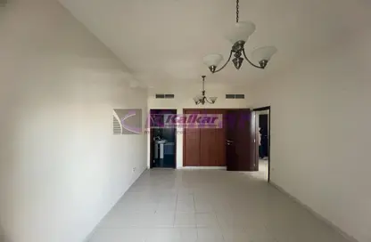 Apartment - 1 Bedroom - 2 Bathrooms for sale in Y07 - England Cluster - International City - Dubai