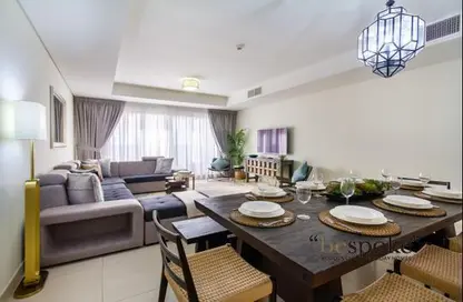 Living / Dining Room image for: Apartment - 2 Bedrooms - 3 Bathrooms for rent in Balqis Residence - Kingdom of Sheba - Palm Jumeirah - Dubai, Image 1