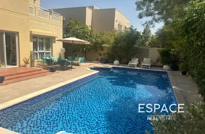 Villa - 6 Bedrooms - 5 Bathrooms for rent in Meadows 5 - Meadows - Dubai