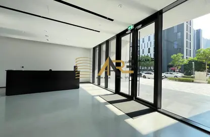 شقة - غرفة نوم - 2 حمامات للايجار في الطراز - حي نسيج - الجادة - الشارقة