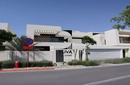 Villa - 5 Bedrooms - 6 Bathrooms for sale in West Yas - Yas Island - Abu Dhabi