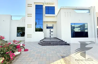 Villa - 4 Bedrooms - 5 Bathrooms for rent in Nad Al Sheba 4 - Nad Al Sheba - Dubai