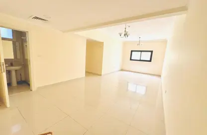 Apartment - 3 Bedrooms - 3 Bathrooms for rent in Muwaileh 29 Building - Muwaileh - Sharjah