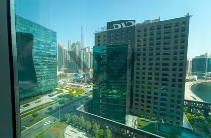 مكتب - استوديو - 2 حمامات للايجار في برج بايناري - الخليج التجاري - دبي