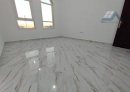 صورةغرفة فارغة لـ: Studio - 1 حمام للكراء في مدينة زايد (مدينة خليفة ج) - مدينة خليفة - أبوظبي, صورة 1