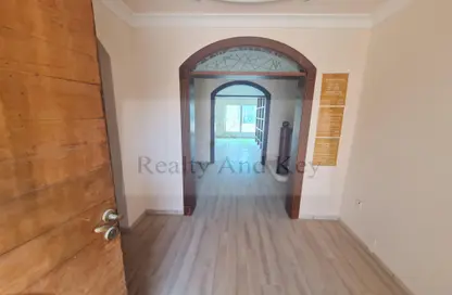 Empty Room image for: Villa - Studio - 6 Bathrooms for rent in Marina Village - Abu Dhabi, Image 1
