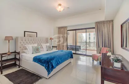 Room / Bedroom image for: Apartment - 1 Bedroom - 2 Bathrooms for rent in Golden Mile 2 - Golden Mile - Palm Jumeirah - Dubai, Image 1