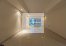 صورةغرفة فارغة لـ: شقة - 2 غرف نوم - 3 حمامات للكراء في آل نهيان - أبوظبي, صورة 1