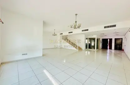Empty Room image for: Townhouse - 4 Bedrooms - 5 Bathrooms for rent in Circle Villas - Jumeirah Village Circle - Dubai, Image 1