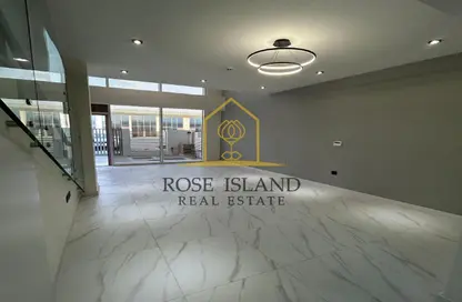 تاون هاوس - غرفة نوم - 2 حمامات للبيع في روكان 3 - روكان - دبي لاند - دبي