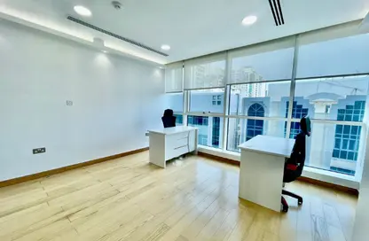 Office Space - Studio - 4 Bathrooms for rent in Hamdan Street - Abu Dhabi