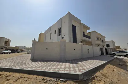 Villa - 5 Bedrooms - 7 Bathrooms for sale in Al Yasmeen 1 - Al Yasmeen - Ajman