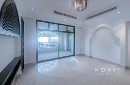 شقة - 2 غرف نوم - 2 حمامات للايجار في التاجر ريزيدنس - جزيرة المدينة القديمة - دبي وسط المدينة - دبي