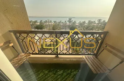 شقة - غرفة نوم - 2 حمامات للايجار في ياقوت - باب البحر - جزيرة المرجان - رأس الخيمة