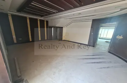 Empty Room image for: Villa - Studio for rent in Marina Village - Abu Dhabi, Image 1