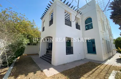 Villa - Studio - 4 Bathrooms for rent in Umm Suqeim 2 Villas - Umm Suqeim 2 - Umm Suqeim - Dubai