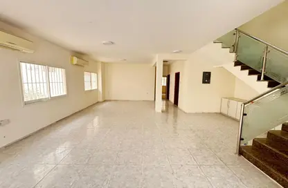 مجمع سكني - 4 غرف نوم - 5 حمامات للايجار في الرفاعة - الحيرة - الشارقة