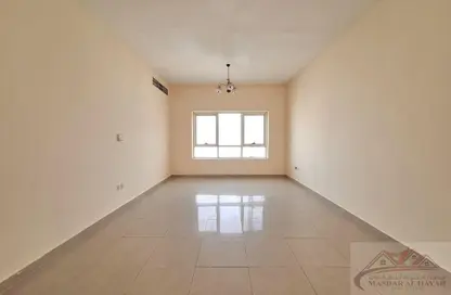 شقة - 2 غرف نوم - 3 حمامات للايجار في بوابة الشارقة - النهدة - الشارقة