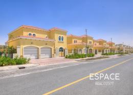 Outdoor House image for: Villa - 4 bedrooms - 5 bathrooms for sale in Legacy - Jumeirah Park - Dubai, Image 1