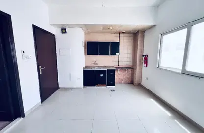 شقة - 1 حمام للايجار في طريق فاير ستاشن - مويلح - الشارقة