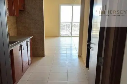 شقة - 1 حمام للبيع في اي سي 1 اماراتي 11 - طراز إماراتي - المدينة الدولية - دبي