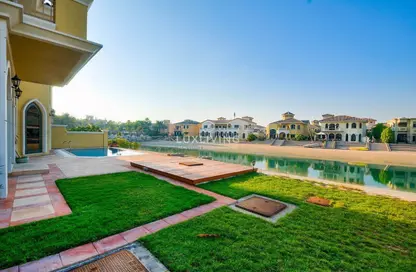 Villa - 7+ Bedrooms - 6 Bathrooms for rent in Garden Homes Frond B - Garden Homes - Palm Jumeirah - Dubai