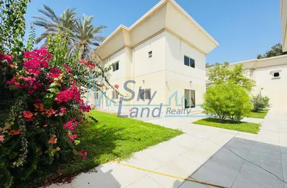 Villa - 5 Bedrooms - 6 Bathrooms for rent in Jumeirah 1 Villas - Jumeirah 1 - Jumeirah - Dubai