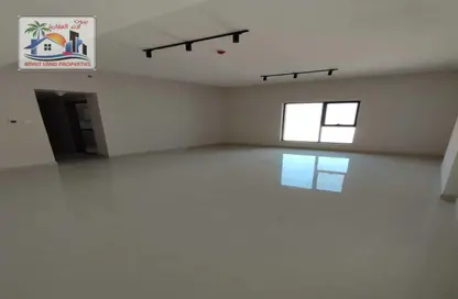 Apartment - 2 Bedrooms - 2 Bathrooms for rent in Gulfa Towers - Al Rashidiya 1 - Al Rashidiya - Ajman