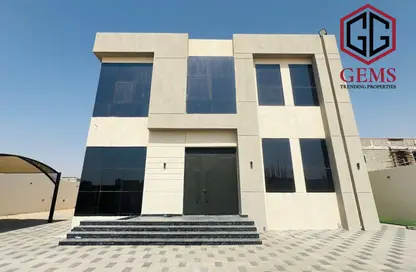 Villa - 4 Bedrooms - 5 Bathrooms for rent in Al Aweer 1 - Al Aweer - Dubai