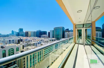 شقة - 3 غرف نوم - 4 حمامات للايجار في يونايتد سكوير - الخالدية - أبوظبي