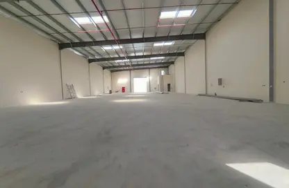 Warehouse - Studio - 1 Bathroom for rent in Al Jlail - Al Sajaa - Sharjah