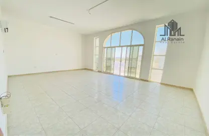 Empty Room image for: Apartment - 3 Bedrooms - 4 Bathrooms for rent in Slemi - Al Jimi - Al Ain, Image 1