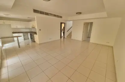Villa - 3 Bedrooms - 3 Bathrooms for rent in Springs 11 - The Springs - Dubai