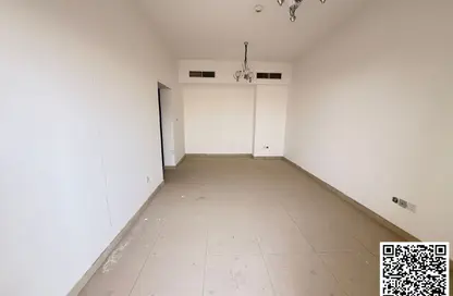 شقة - 2 غرف نوم - 3 حمامات للبيع في قرية الاميرة - الياسمين - عجمان