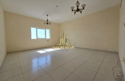 شقة - غرفة نوم - 2 حمامات للايجار في برج الكوث - النهدة - الشارقة شقة - غرفة نوم - 2 حمامات للايجار في برج الكوث - النهدة - الشارقة