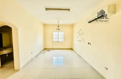 Apartment - 2 Bedrooms - 2 Bathrooms for rent in Al Jimi - Al Ain