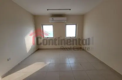 Labor Camp - Studio - 7+ Bathrooms for rent in Al Sajaa - Sharjah