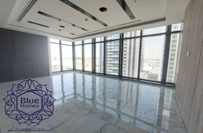 مكتب - استوديو - 2 حمامات للايجار في ام سكوير - منخول - بر دبي - دبي