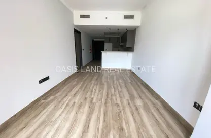 Apartment - 1 Bedroom - 2 Bathrooms for rent in Chaimaa Avenue Residences - Jumeirah Village Circle - Dubai