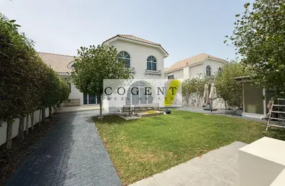 Villa - 4 Bedrooms - 5 Bathrooms for rent in Umm Suqeim 2 - Umm Suqeim - Dubai