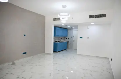 Apartment - Studio - 1 Bathroom for rent in Gardenia 2 - Emirates Gardens 1 - Jumeirah Village Circle - Dubai