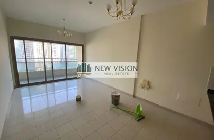 Apartment - 1 Bedroom - 1 Bathroom for rent in Yasmeen Tower - Al Majaz 2 - Al Majaz - Sharjah