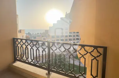 شقة - 1 حمام للايجار في ياقوت - باب البحر - جزيرة المرجان - رأس الخيمة