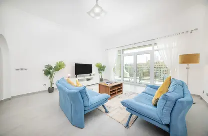 Apartment - 2 Bedrooms - 3 Bathrooms for rent in Al Anbara - Shoreline Apartments - Palm Jumeirah - Dubai